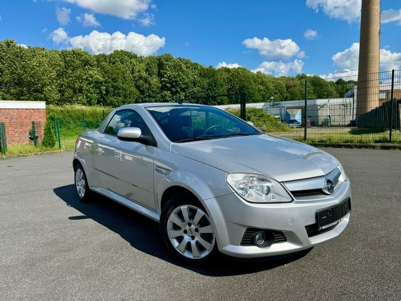 Silber Gebraucht 2005 Opel Tigra Enjoy Cabrio | 3.450 € (Etwas zu teuer) - Bild 1/4