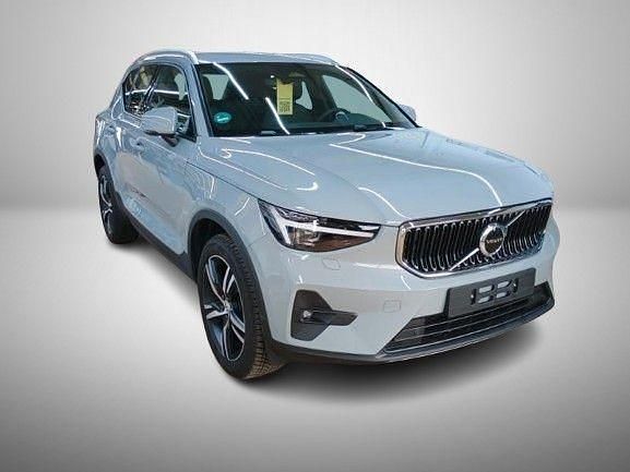Gebraucht Volvo XC40 163 PS (119 kW) 2024 Vapour grey / metallic SUV