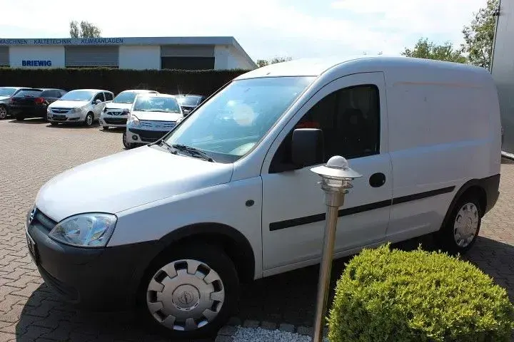 Używany Opel Combo 75 KM (55 kW) 2007 Biały Minivan
