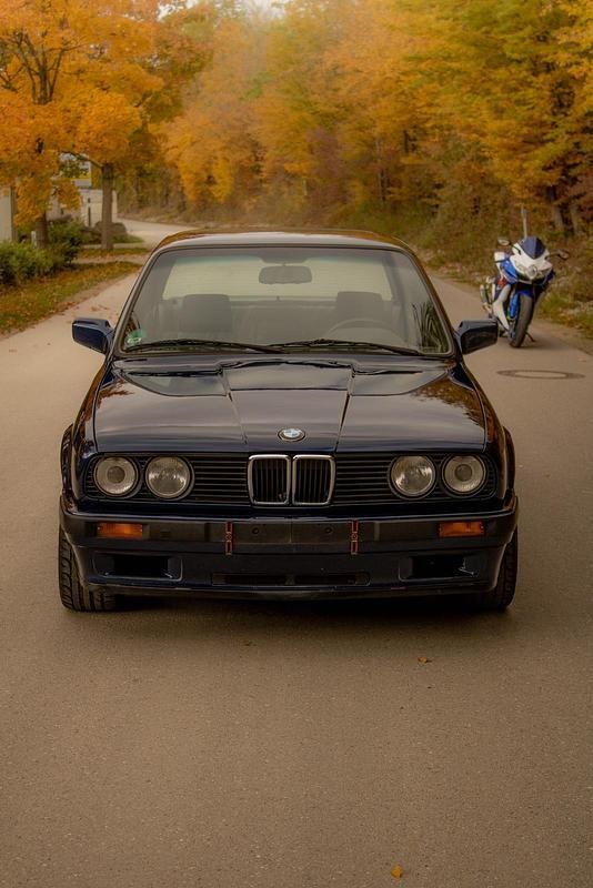 Blau Gebraucht 1987 BMW 325 Sport Line Coupé | 21.000 € - Bild 1/4