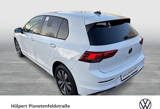 Gebraucht VW Golf VIII Move 110 PS (80 kW) 2023 Weiß Limousine