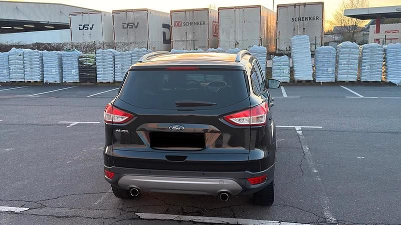 Gebraucht Ford Kuga Titanium 140 PS (102 kW) 2014 Schwarz SUV