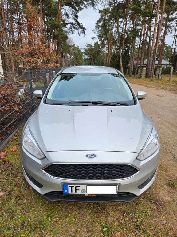 Silber Gebraucht 2018 Ford Focus Business Edition Kombi | 8.100 € (Guter Preis) - Bild 1/4