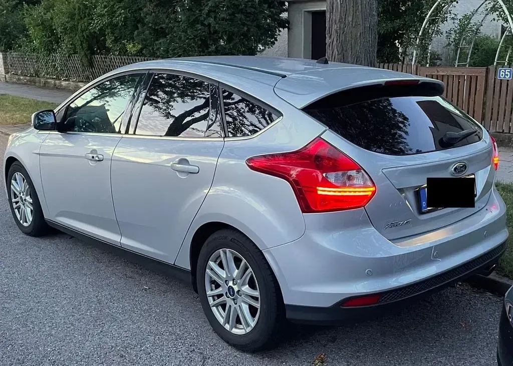 Gebraucht Ford Focus Titanium 140 PS (102 kW) 2013 Silber Limousine