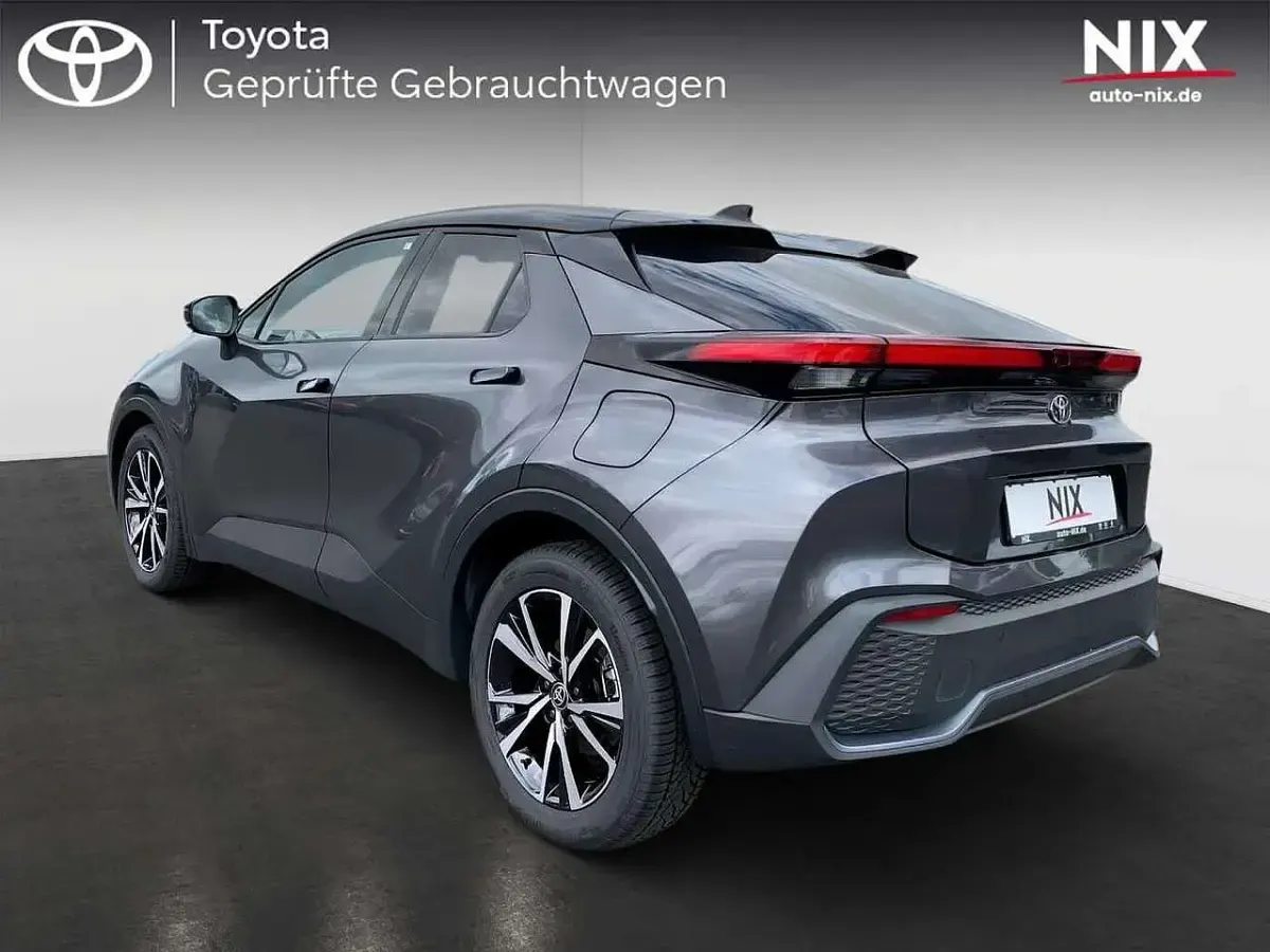 Gebraucht Toyota C-HR 140 PS (102 kW) 2025 Grau SUV