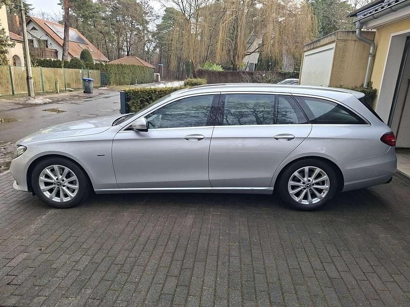 Gebraucht Mercedes E220 Avantgarde 194 PS (142 kW) 2019 Silber Kombi