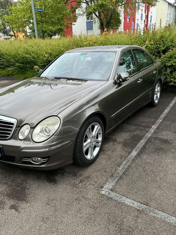 Gebraucht Mercedes E280 Avantgarde 231 PS (169 kW) 2007 Beige Limousine