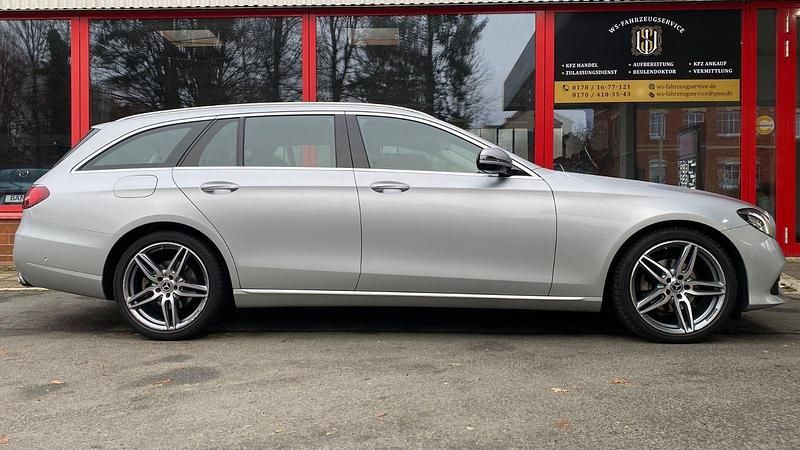 Silber Gebraucht 2016 Mercedes E220 Avantgarde Kombi | 15.999 € (Etwas zu teuer) - Bild 1/4