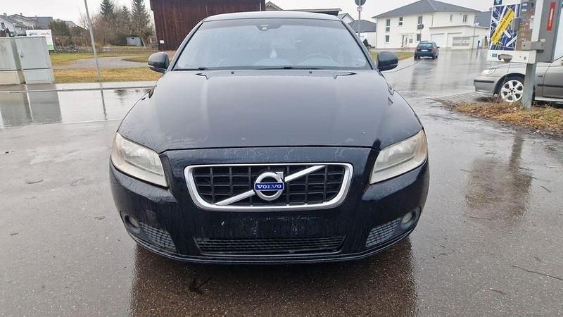 Gebraucht Volvo V70 Momentum 245 PS (180 kW) 2013 Schwarz Kombi