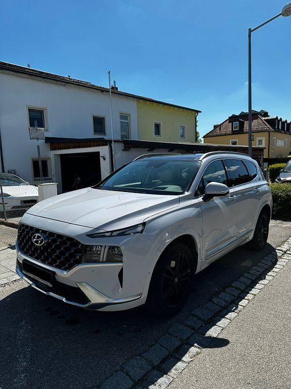 Weiß Gebraucht 2021 Hyundai Santa Fe Signature SUV | 33.800 € (Guter Preis) - Bild 1/4