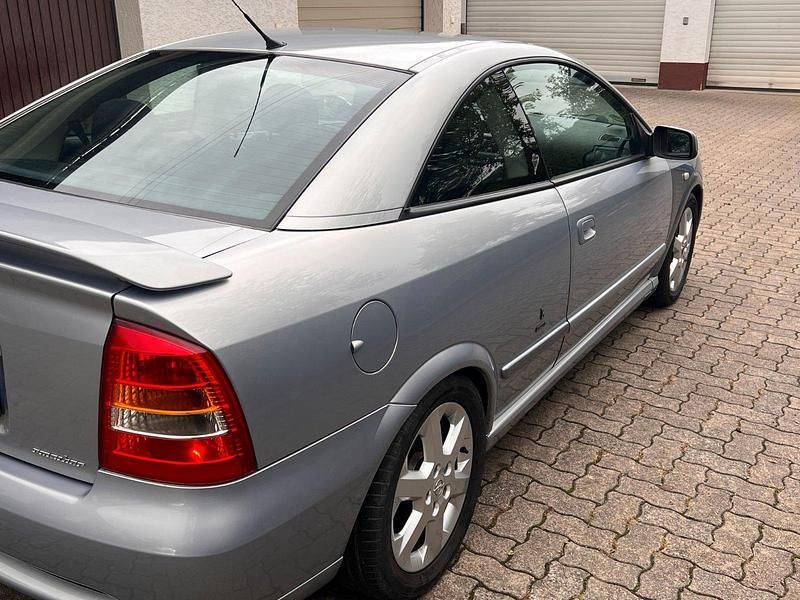 Gebraucht Opel Astra 115 PS (84 kW) 2000 Silber Coupé