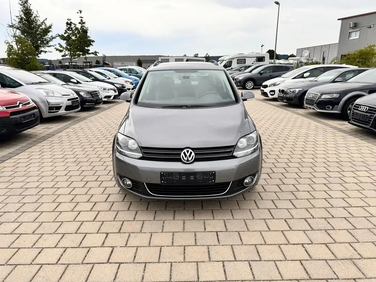 Gebraucht VW Golf VII Life 140 PS (102 kW) 2013 Grau Kleinwagen