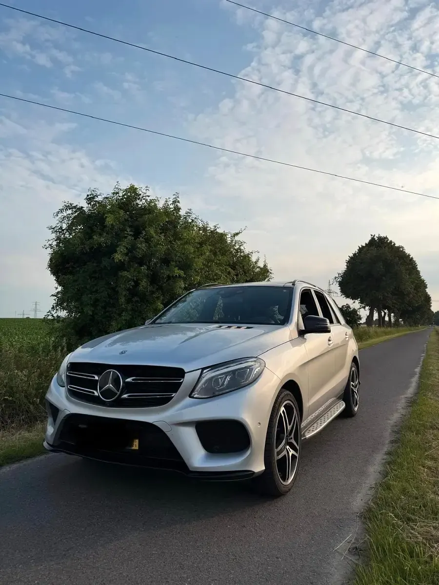 Gebraucht Mercedes GLE350 AMG line 258 PS (189 kW) 2017 Silber SUV