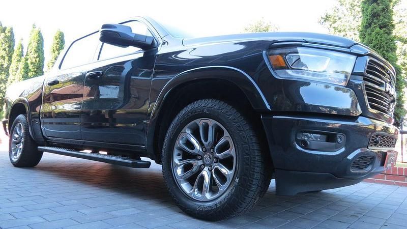 Gebraucht Dodge Ram 401 PS (294 kW) 2020 Grau Pickup