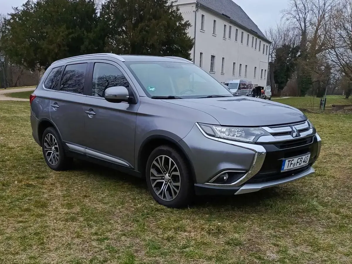 Gebraucht Mitsubishi Outlander Plus 150 PS (110 kW) 2016 SUV