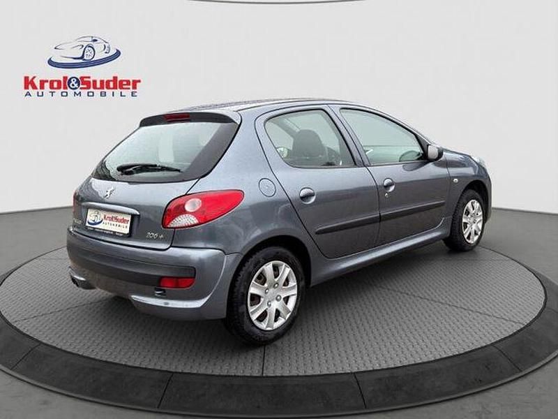Gebraucht Peugeot 206 74 PS (54 kW) 2010 Grau Limousine