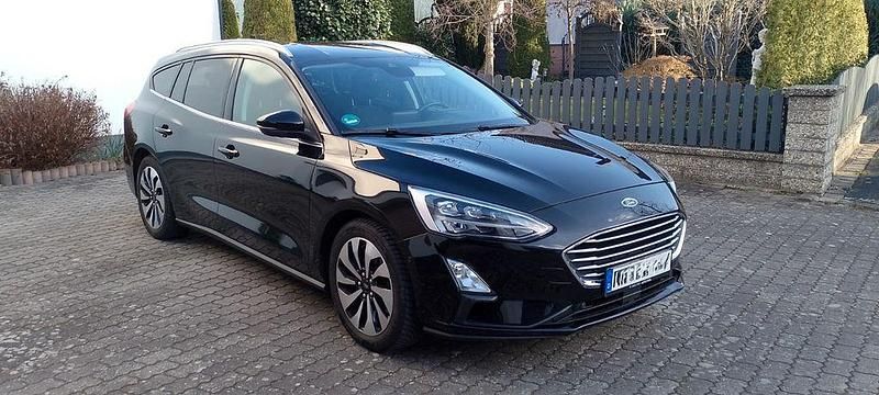 Gebraucht Ford Focus Cool & Connect 125 PS (91 kW) 2019 Schwarz Kombi