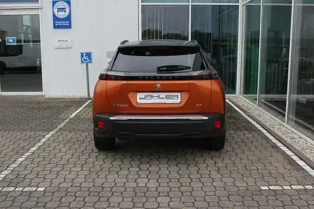 Gebraucht Peugeot e-2008 GT 100 kW (136 PS) 2022 Orange SUV