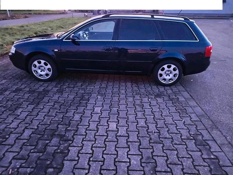 Gebraucht Audi A6 131 PS (96 kW) 2004 Blau Kombi