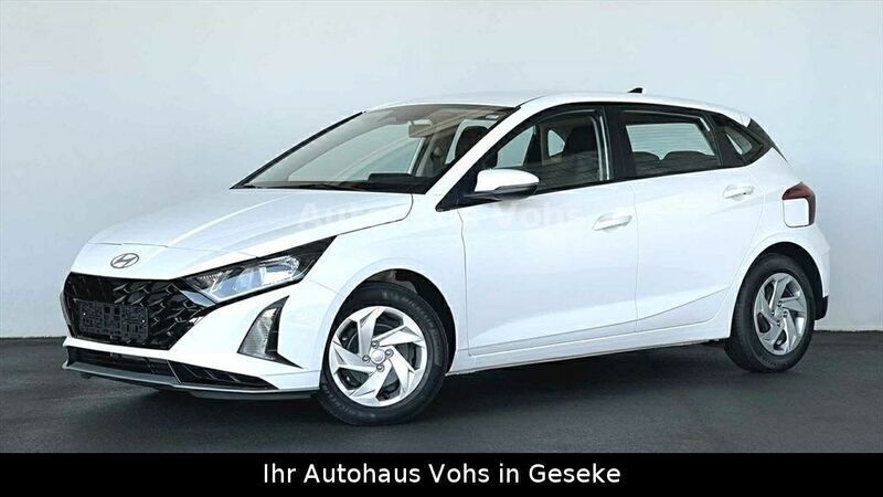 Weiß Gebraucht 2024 Hyundai i20 Comfort Limousine | 17.970 € (Guter Preis) - Bild 1/3