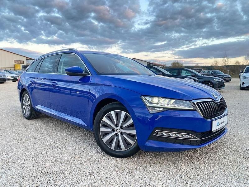 Gebraucht Skoda Superb Style 200 PS (147 kW) 2022 Blau Kombi