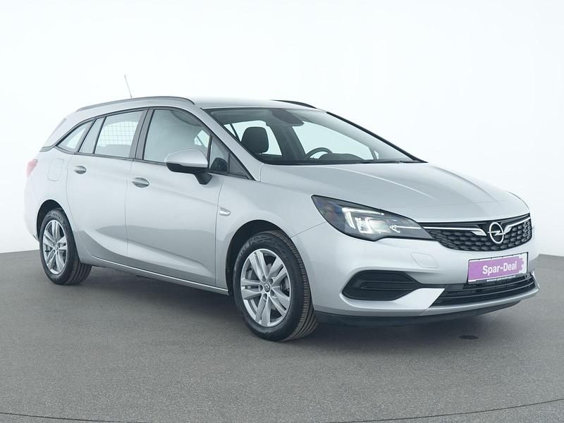 Używany Opel Astra Edition 110 KM (80 kW) 2021 Srebrny Sedan/Limuzyna