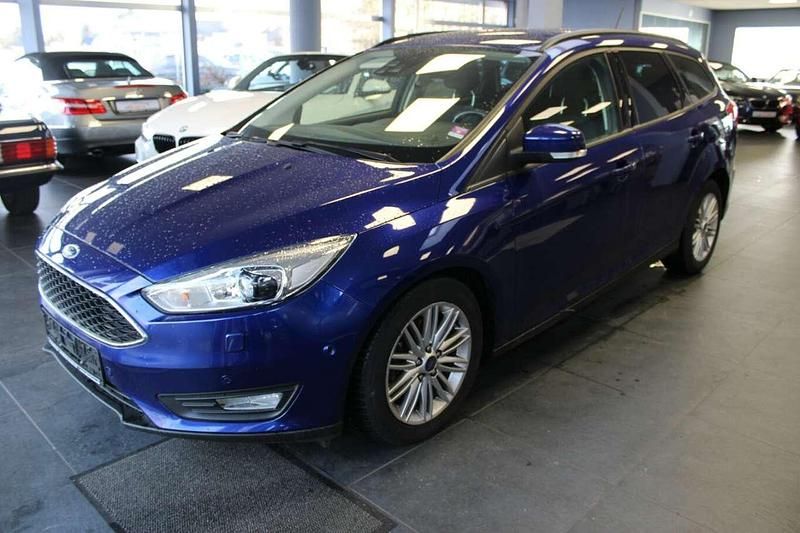 Gebraucht Ford Focus 120 PS (88 kW) 2018 Blau Kombi