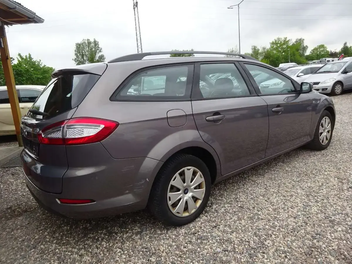 Gebraucht Ford Mondeo Trend 140 PS (102 kW) 2011 Braun Kombi
