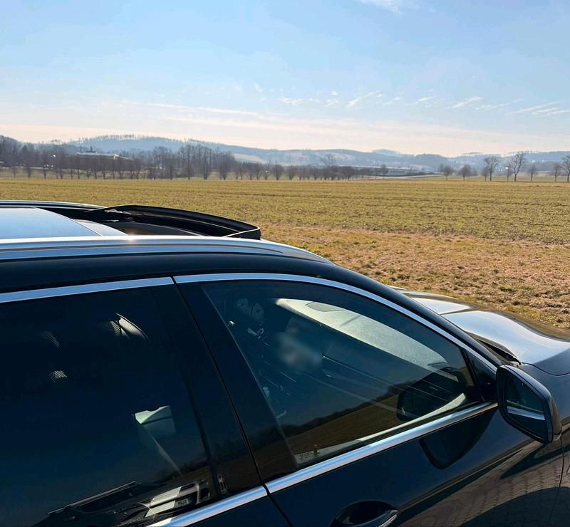 Gebraucht BMW 525 Sport Line 218 PS (160 kW) 2012 Schwarz Kombi