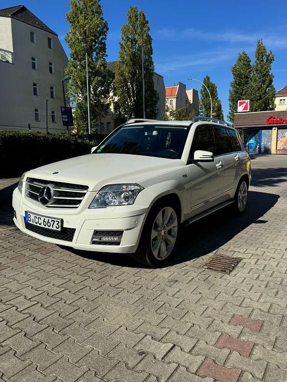 Weiß Gebraucht 2010 Mercedes GLK220 SUV | 11.450 € (Fairer Preis) - Bild 1/4