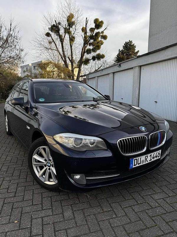 Gebraucht BMW 520 Lifestyle 163 PS (119 kW) 2011 Blau Kombi