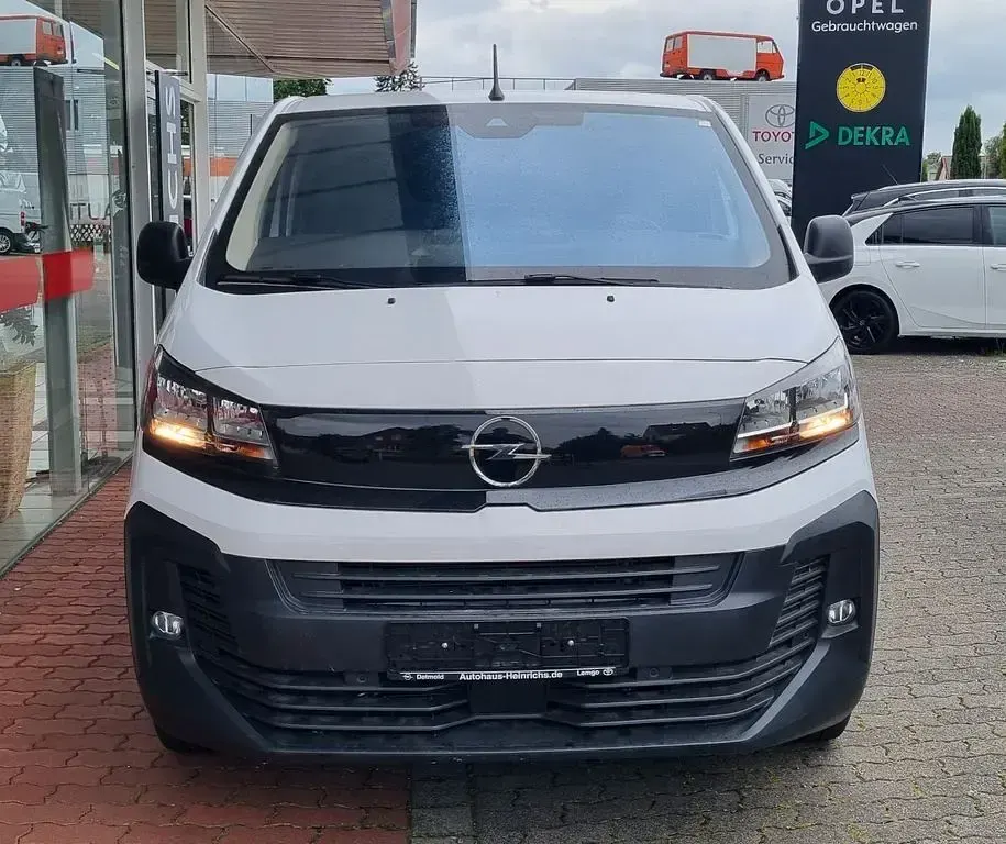 Gebraucht Opel Vivaro 136 PS (100 kW) 2024 Weiß Van / Kleinbus