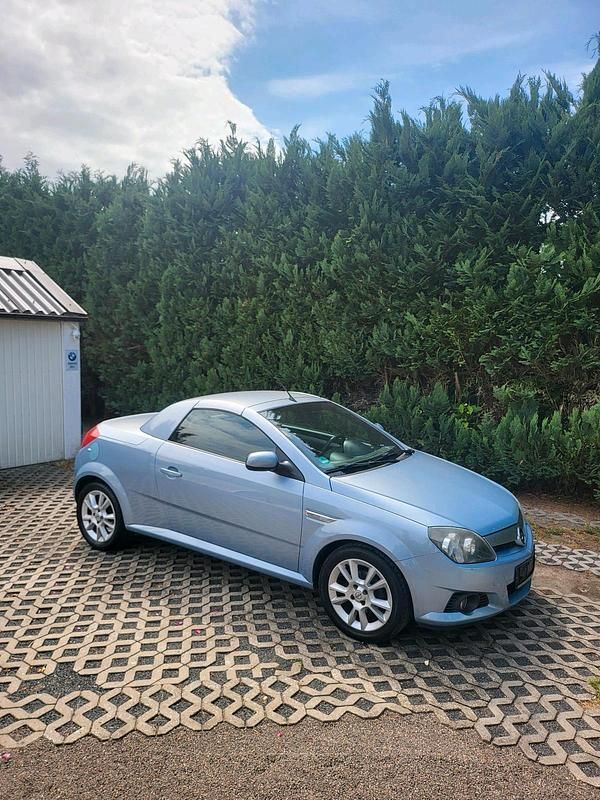 Blau Gebraucht 2005 Opel Tigra Cabrio | 800 € (Fairer Preis) - Bild 1/4