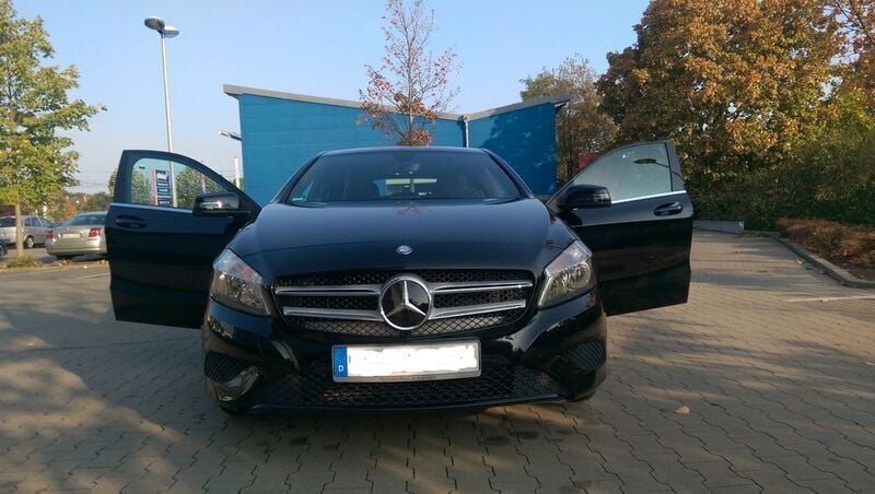 Schwarz Gebraucht 2014 Mercedes A180 Urban Limousine | 13.450 € (Fairer Preis) - Bild 1/4