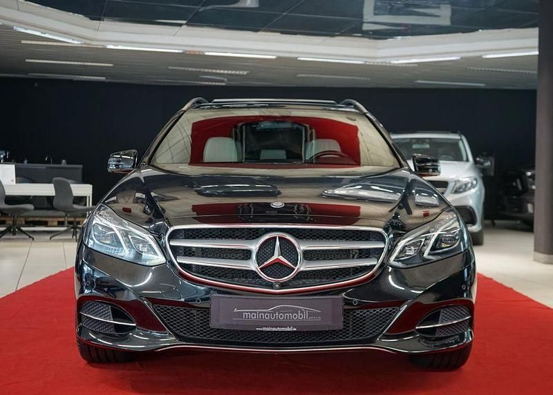 Schwarz Gebraucht 2014 Mercedes E400 Limousine | 22.997 € (Etwas zu teuer) - Bild 1/4