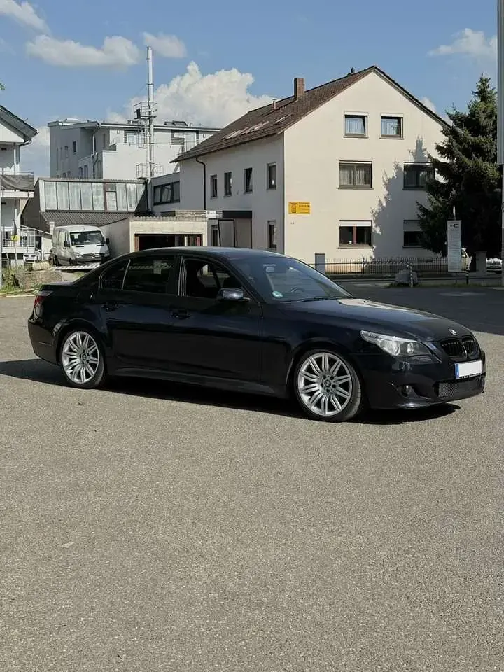 Gebraucht BMW 523 M Sport 177 PS (130 kW) 2006 Schwarz Limousine
