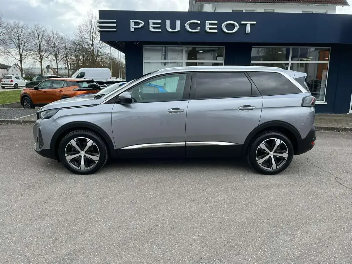 Gebraucht Peugeot 5008 Allure 131 PS (96 kW) 2021 Met. artense grau SUV