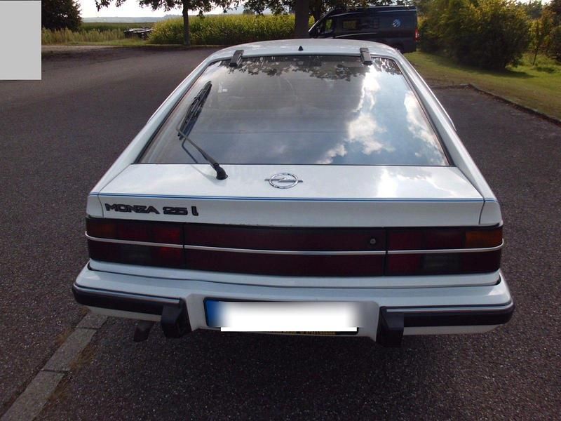 Gebraucht Opel Monza 140 PS (102 kW) 1985 Weiß Coupé