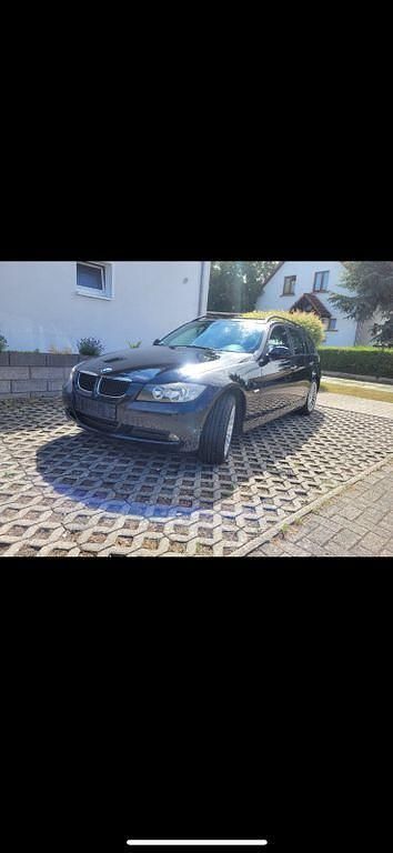 Gebraucht BMW 318 129 PS (94 kW) 2007 Schwarz Kombi