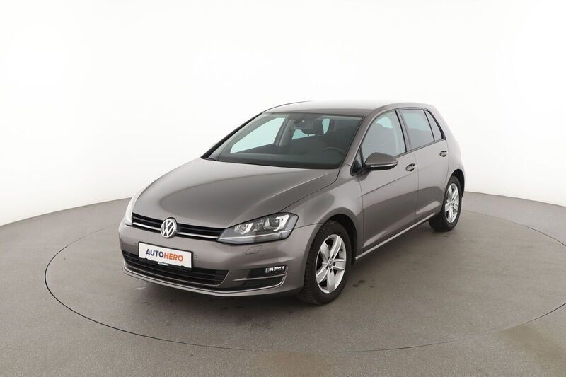 Grau Gebraucht 2016 VW Golf VII Highline Limousine | 11.810 € (Superpreis) - Bild 1/4