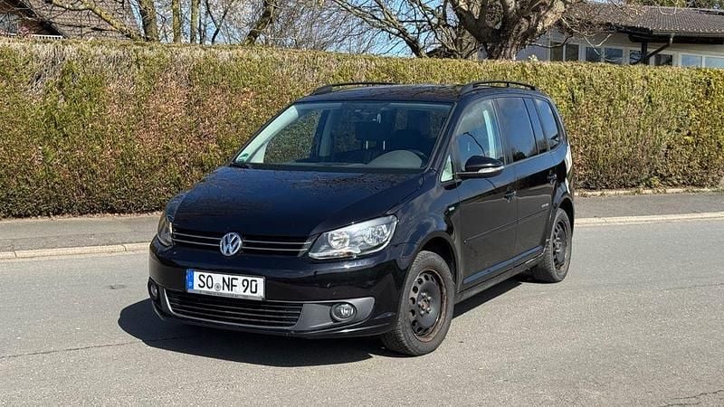 Gebraucht VW Touran 105 PS (77 kW) 2013 Schwarz Van / Kleinbus