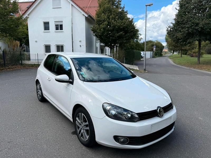 Weiß Gebraucht 2009 VW Golf VI Limousine | 3.950 € (Superpreis) - Bild 1/4