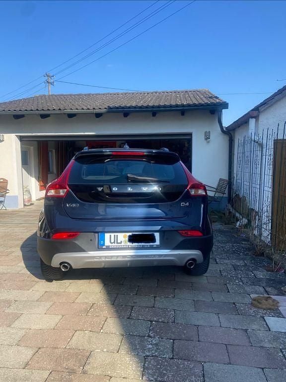 Gebraucht Volvo V40 CC 190 PS (139 kW) 2015 Blau Kombi