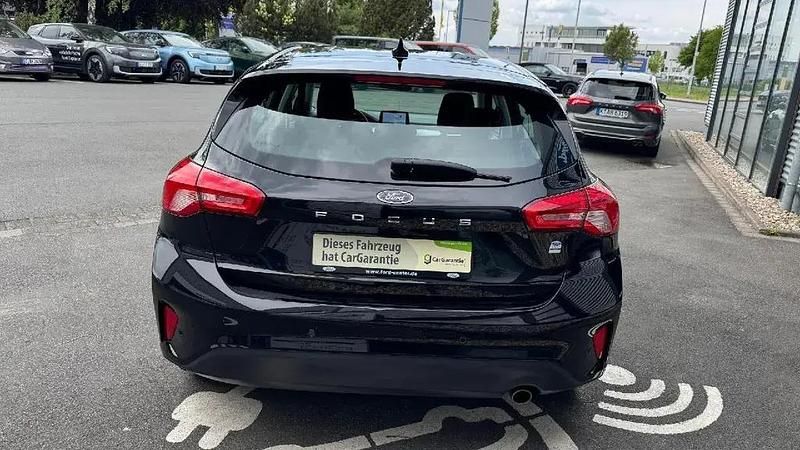 Gebraucht Ford Focus Cool & Connect 101 PS (74 kW) 2022 Obsidianschwarz metallic (metallic) Limousine