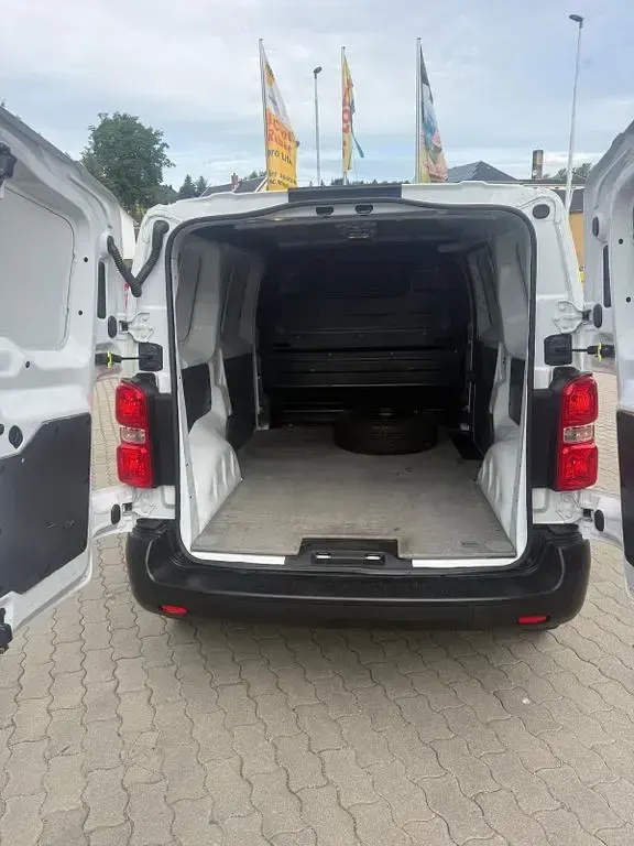 Gebraucht Citroën Jumpy 144 PS (105 kW) 2023 Weiß Van / Kleinbus