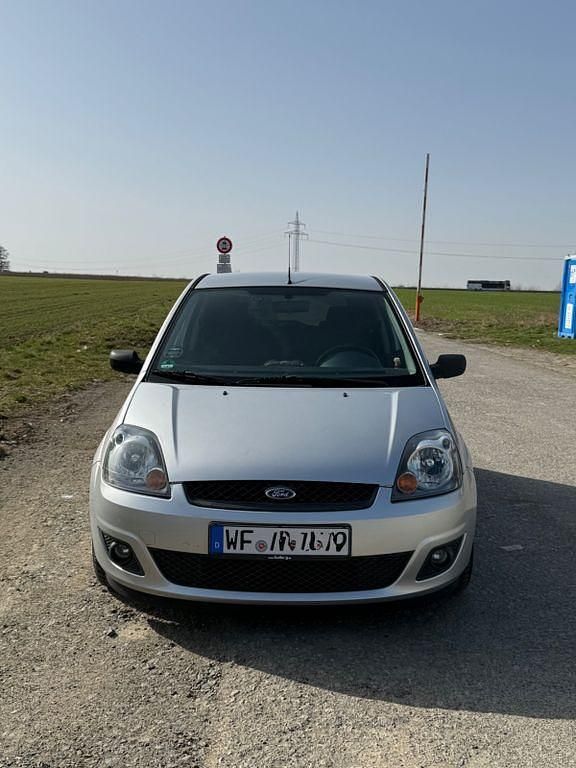 Gebraucht Ford Fiesta 69 PS (50 kW) 2007 Grau Kleinwagen
