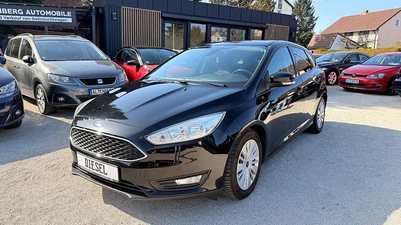 Gebraucht Ford Focus Business Edition 120 PS (88 kW) 2015 Schwarz Limousine