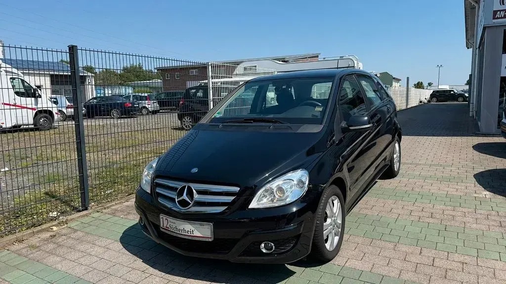 Gebraucht Mercedes B200 136 PS (100 kW) 2009 Schwarz Van / Kleinbus