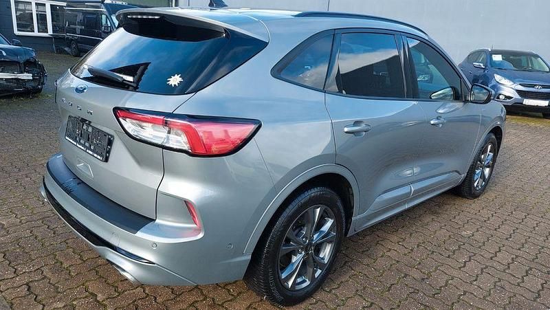 Gebraucht Ford Kuga ST-Line 120 PS (88 kW) 2022 Silber SUV