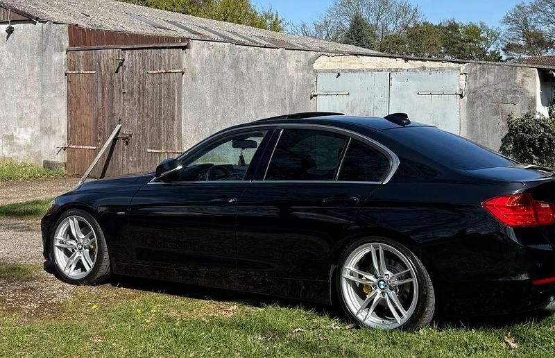 Gebraucht BMW 320 Luxury Line 184 PS (135 kW) 2011 Schwarz Limousine